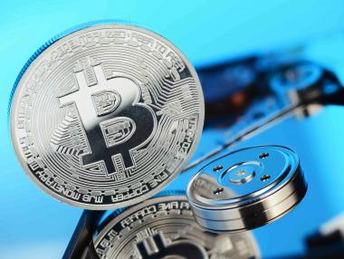 След няколко дни на ръст bitcoin започна да пада