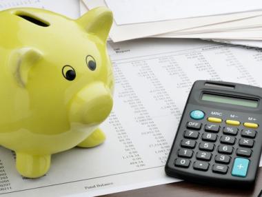 Най-много скачат разходите на домакинствата за данъци и осигуровки