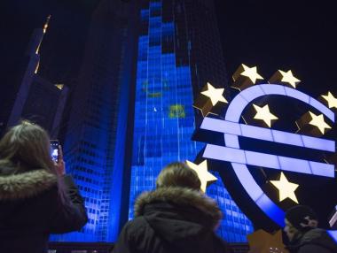 Доклад на ЕЦБ свали еврото до тримесечно дъно