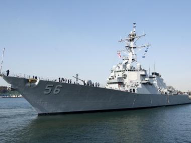 Американски разрушител отново се сблъска с търговски кораб