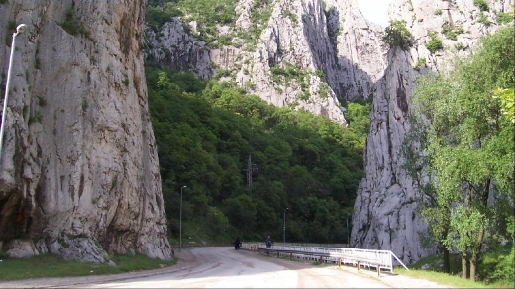 Започва ремонт на пътя между Враца и пещерата Леденика