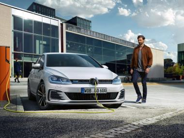 VW празнува своя 150-милионен автомобил ... с електрически Golf