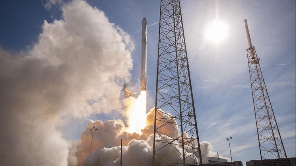 SpaceX ще позволи ежеседмични полети до Луната