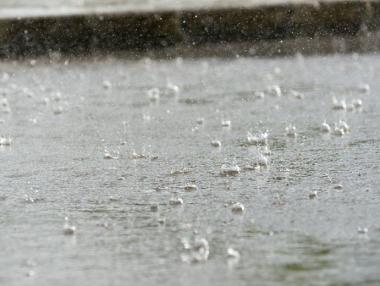 Жълт код за силни валежи и гръмотевични бури в 6 области у нас