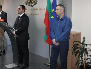 Караниколов: Частни фирми трудно ще се преборят с държавата за „Дунарит“