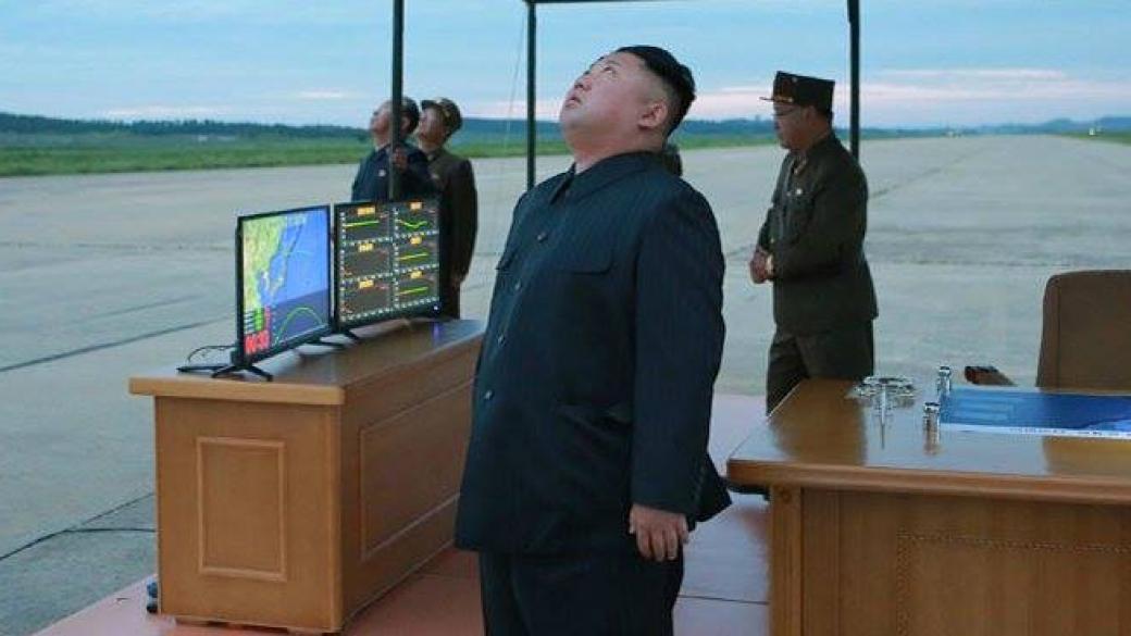 Ким Чен Ун се радва на изстрелването на последната ракета