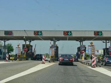 Сърбия въвежда електронен контрол на скоростта по магистралите