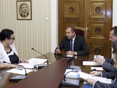 Радев: Електронното гласуване ще повиши възможностите на българските граждани