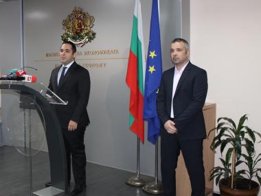 Караниколов: Емилиян Гебрев не е собственик на „Дунарит“