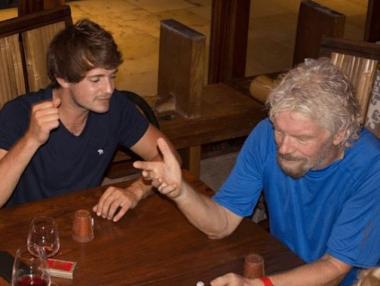 Брансън се скри под земята от урагана „Ирма“