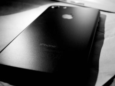 Продажбите на новите iPhone модели вероятно ще се забавят