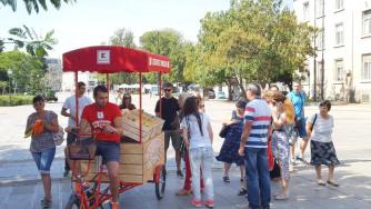 Рикша със свежи плодове ще обиколи 8 града в кампания за балансирано хранене