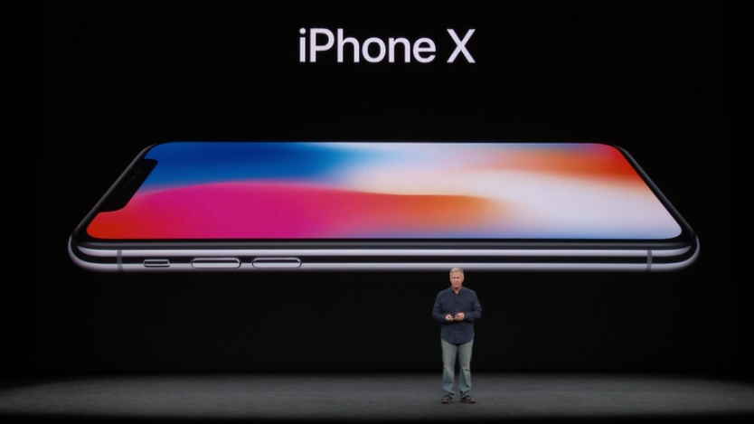 Apple представи юбилейния iPhone X с лицево разпознаване
