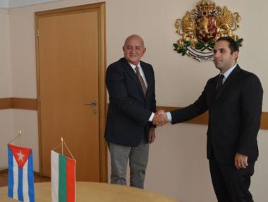 Куба може да купи български кораби