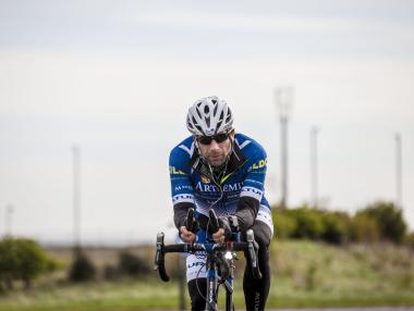 Британец постави нов световен рекорд за околосветска обиколка с колело