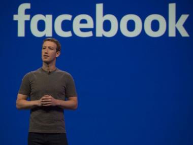 Зукърбърг ще продава акциите си във Facebook