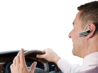 Безплатно handsfree за всеки млад шофьор