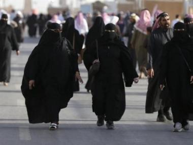 Жените в Саудитска Арабия вече могат да стъпват на стадион