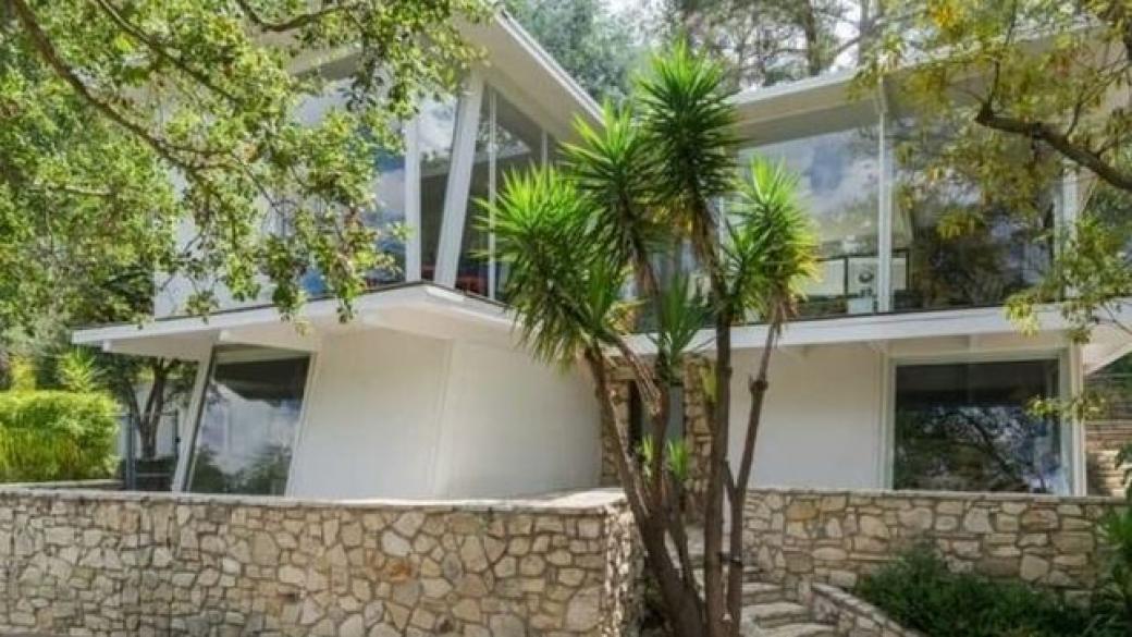 Елън Помпео продава къщата си в Холивуд за $2 млн.