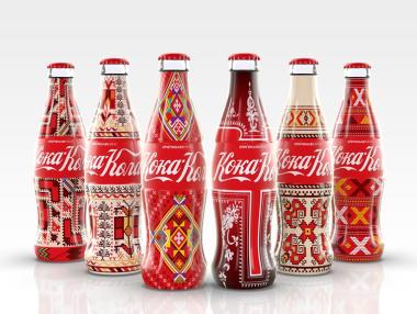 Coca-Cola пуска дизайнерски бутилки с българска шевица