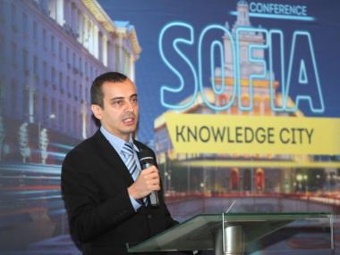 Дигиталното бъдеще ще извади хартията от уравнението в администрацията