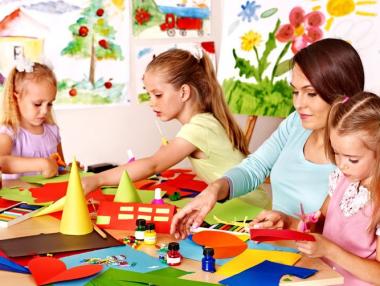 Семейство търси бавачка за 4-те си деца, която ще кара Maserati и ще хапва ястия на готвач със звезда Michelin