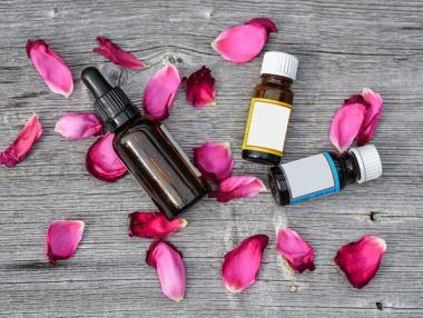 Японска компания търси българско розово масло и вода