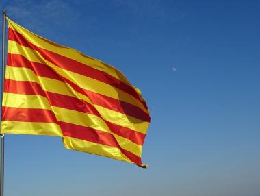 Каталунците започнаха да се редят за референдума за независимост