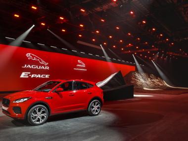 Лукс с мощна тяга на автосалона в София (снимки)