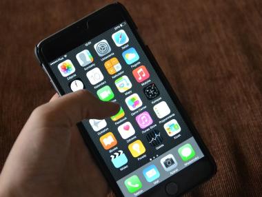 САЩ призовават Apple да включи радиото в iPhone