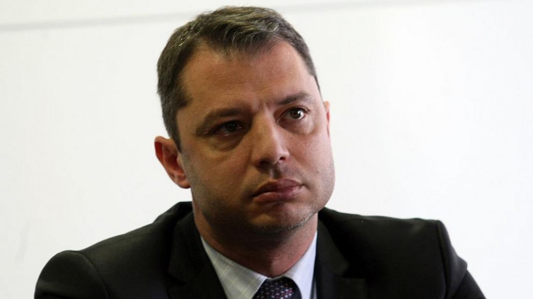 Депутатите не приеха оставката на Делян Добрев