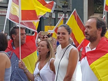 Хиляди протестират в Барселона срещу каталунската независимост