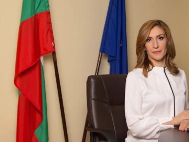 Ангелкова: Бележим рекордни резултати в туризма