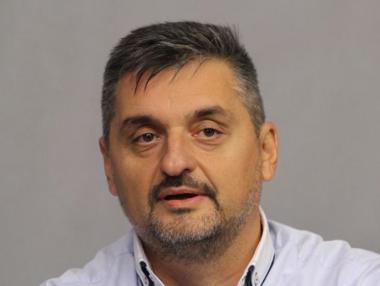 „Валери Симеонов вече е национален проблем“