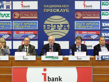 Бизнесът с декларация в защита на инвеститорите