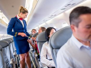 По-приятен полет с помощта на полезни съвети от кабинния персонал