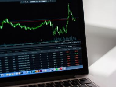 Щатските индекси се отдалечиха от рекордите