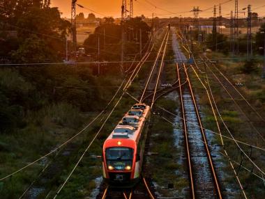 Влак на БДЖ потегли без началника си