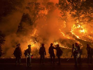 Броят на жертвите при пожарите в Калифорния продължава да расте