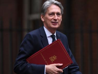 Филип Хамънд: Брюксел е „врагът“ в преговорите за Brexit