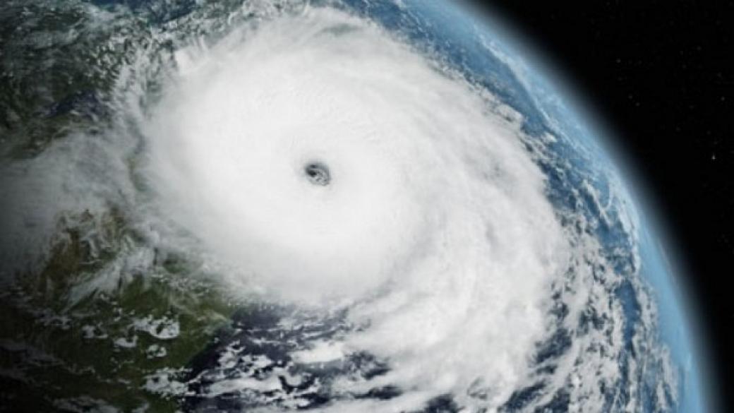 Ураганът „Офелия“ достига Великобритания и Ирландия днес