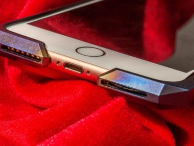 Калъф от титан струва повече от най-скъпия iPhone