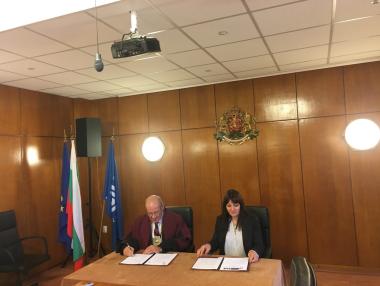 „НК Индустриални зони“ ще осигурява стажове и работа на студенти от ТУ-София