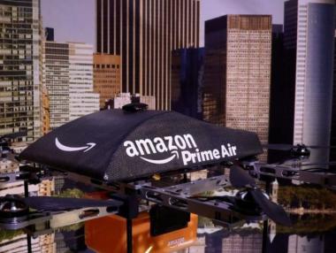 Amazon разработва дрон, зареждащ електромобилите в движение