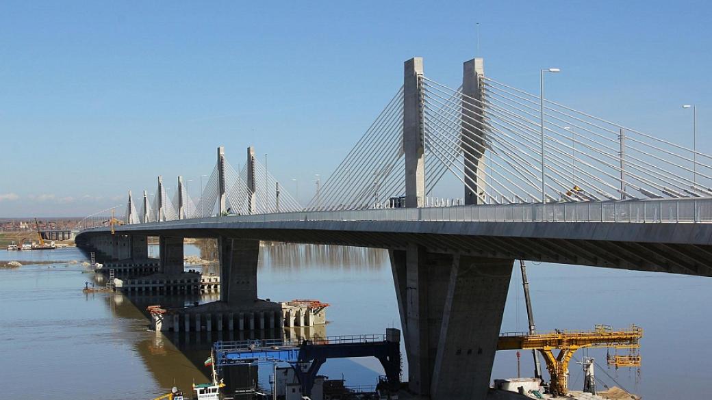Спират движението по Дунав мост 2 в двете посоки утре