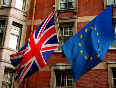 Британската стратегия за Brexit е парализирана