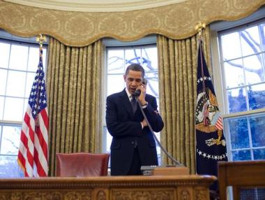 За какво американските президенти ползват „червения телефон“ в Овалния кабинет