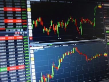 Спадът на Apple повлече и индекса Dow Jones