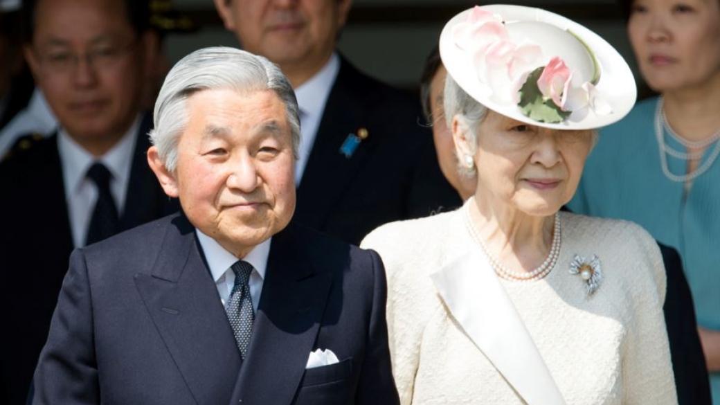 Японският император Акихито абдикира в края на март 2019 г.