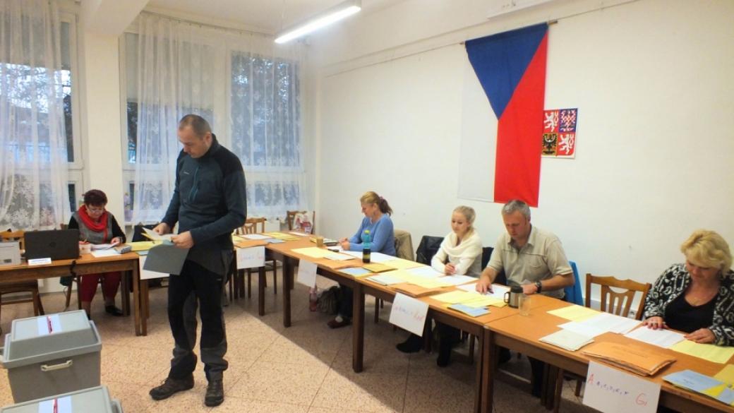Избирателите в Чехия заложиха на милиардера популист Андрей Бабиш
